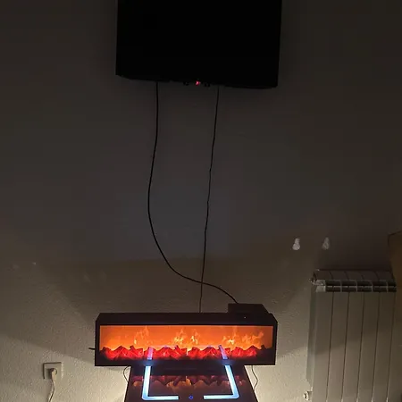 Apartment Vibes Of -only 5 To 7 Minutes Walk To The Town Square Skopje