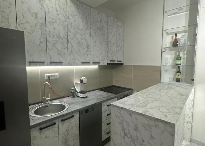 Vibes Of -only 5 To 7 Minutes Walk To The Town Square Appartement *