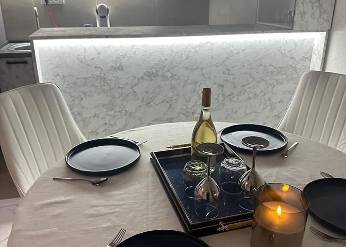 Appartement Vibes Of -only 5 To 7 Minutes Walk To The Town Square Skopje