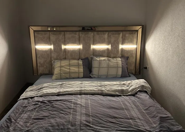 Vibes Of -only 5 To 7 Minutes Walk To The Town Square Skopje